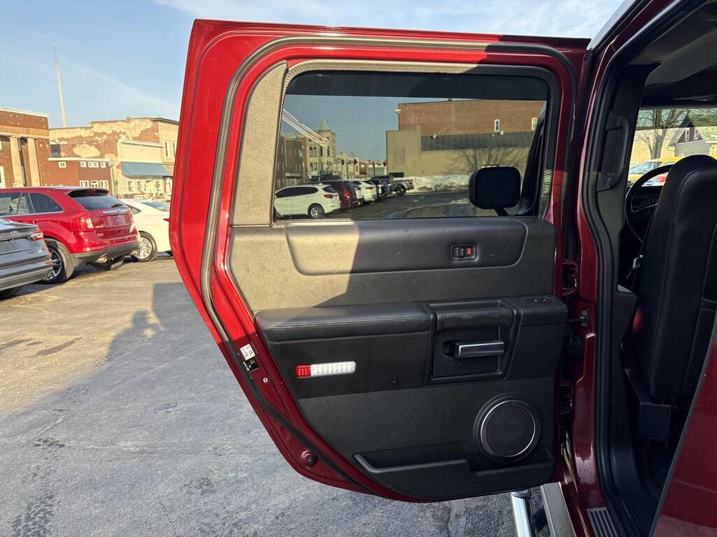 Used 2005 HUMMER H2 SUT w/ Preferred Equipment Group image 29