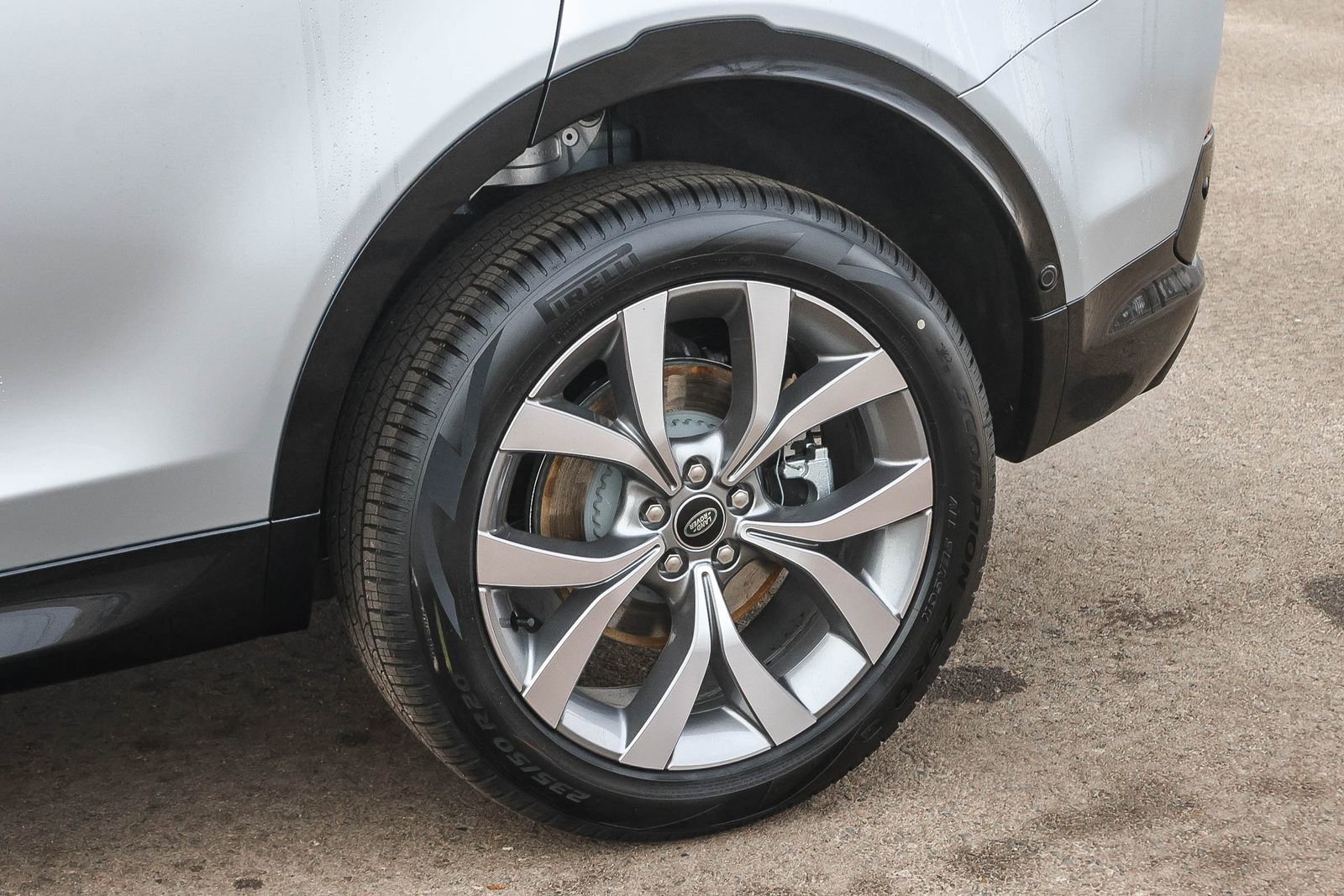 New 2026 Land Rover Discovery Sport Landmark image 10