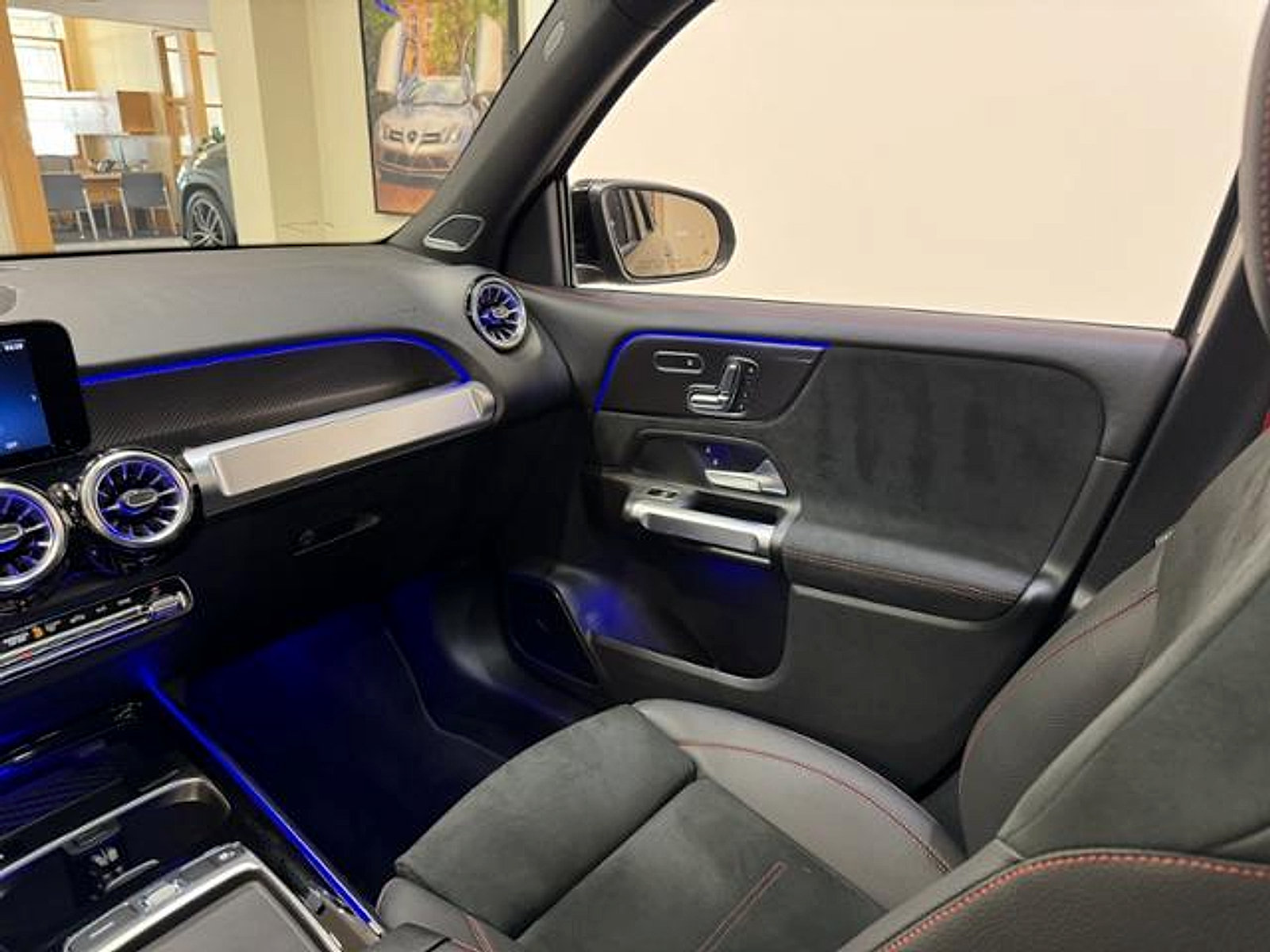 Certified 2025 Mercedes-Benz GLB 35 AMG 4MATIC image 13