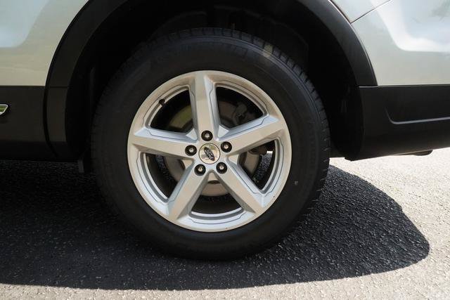 Used 2019 Ford Explorer XLT FWD image 39