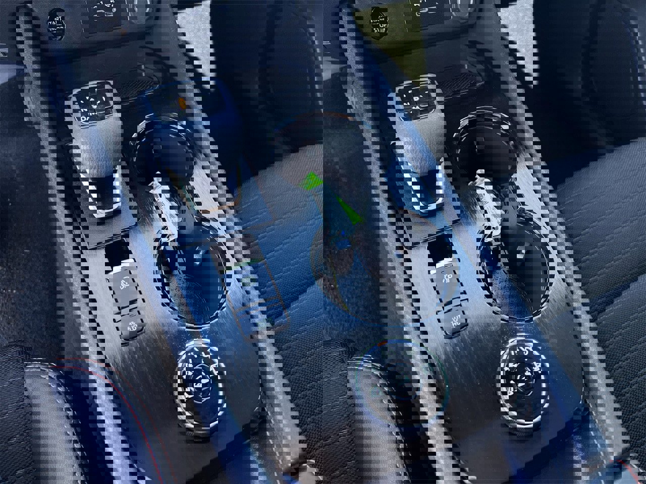 Certified 2025 Nissan Rogue SV image 18