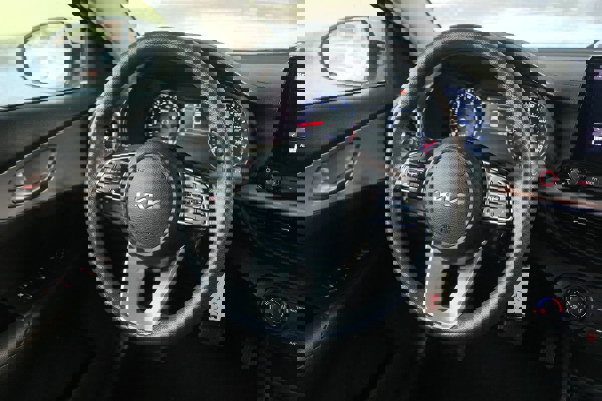 Used 2023 Kia Forte LXS image 48