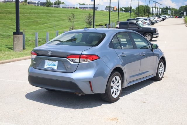 Used 2025 Toyota Corolla LE FWD image 5