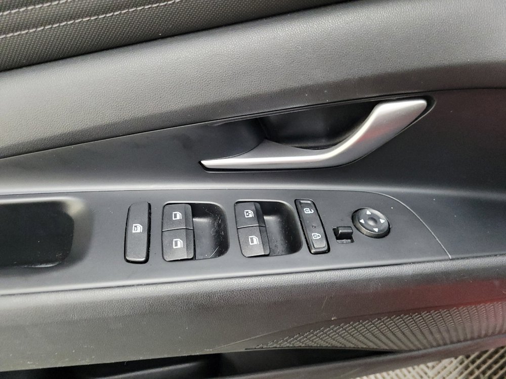 Used 2023 Hyundai Elantra Limited w/ Preferred Accessory Package FWD image 27