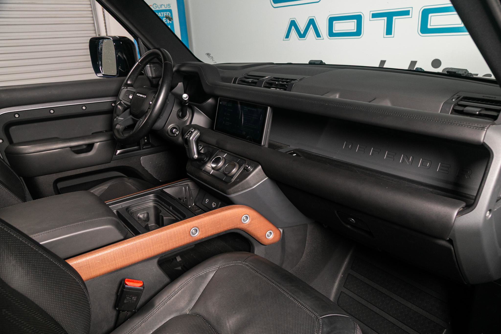 Used 2020 Land Rover Defender 110 X image 27