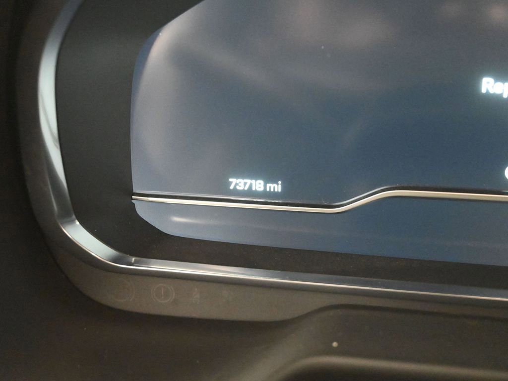 Used 2022 Chevrolet Suburban RST w/ Sport Performance Package AWD/4WD image 17