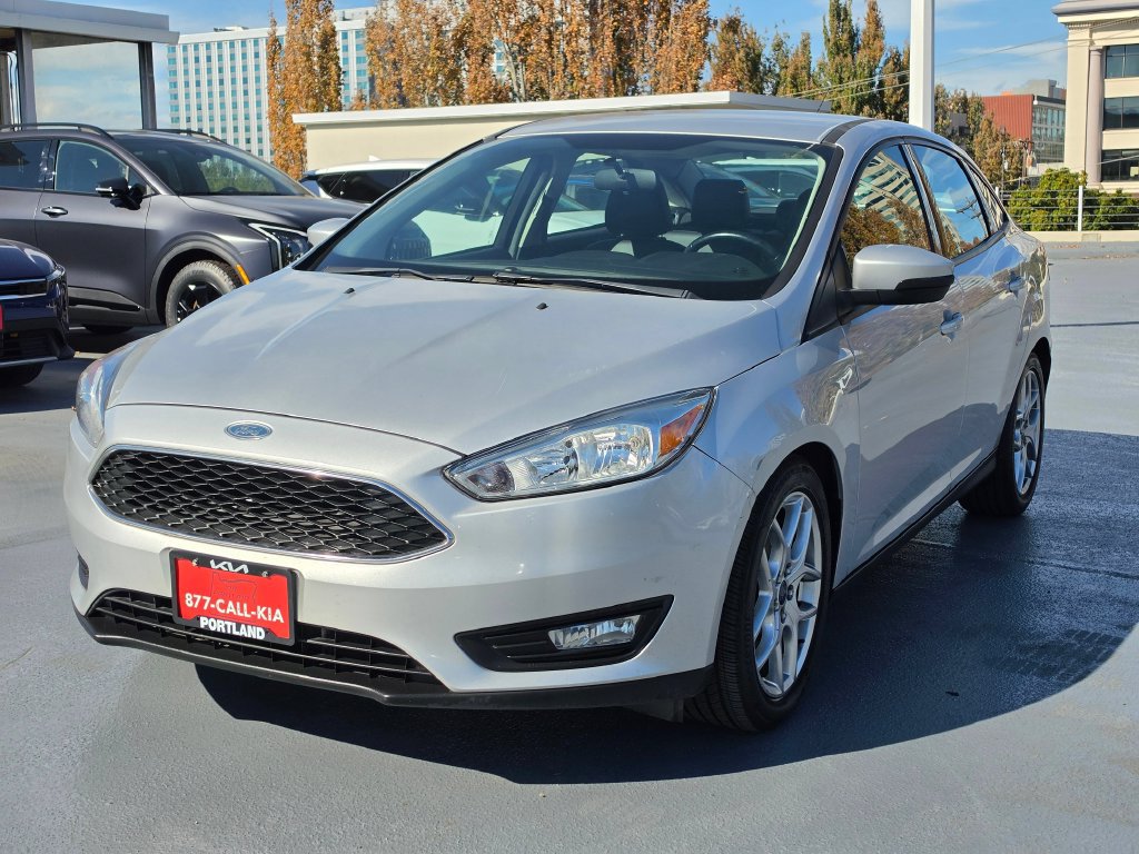 Used 2015 Ford Focus SE w/ Equipment Group 201A FWD image 7