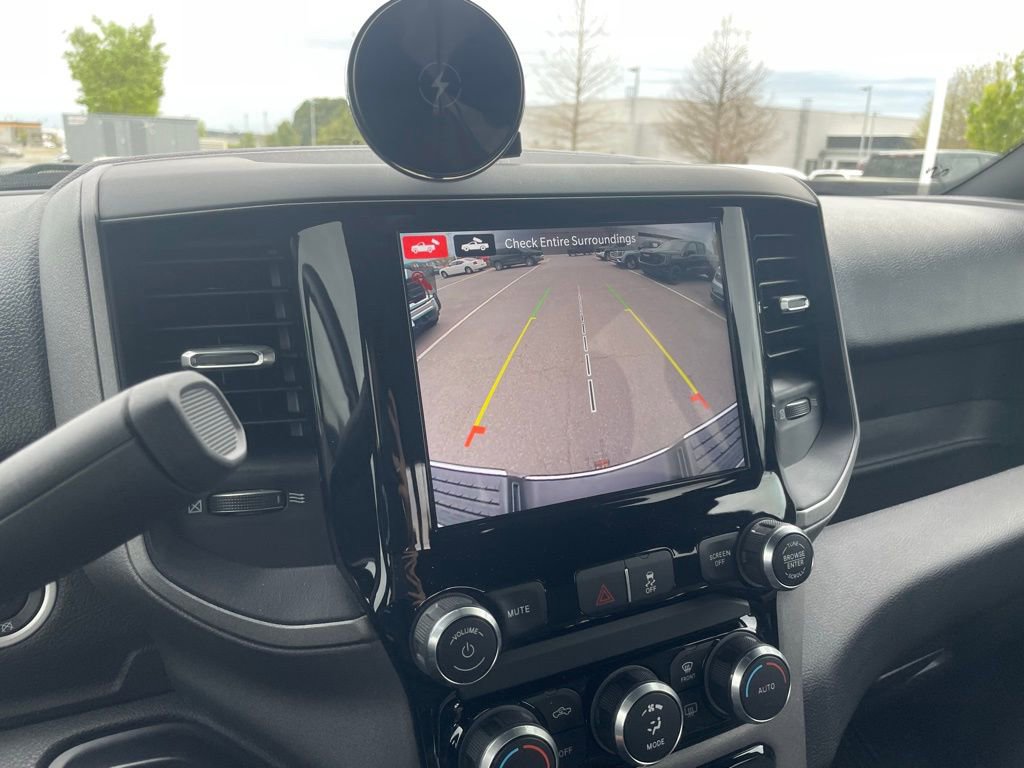 Used 2024 RAM 2500 Tradesman w/ Chrome Appearance Group image 18