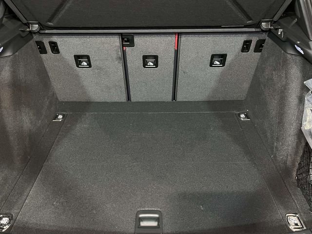 Certified 2025 Porsche Macan image 21