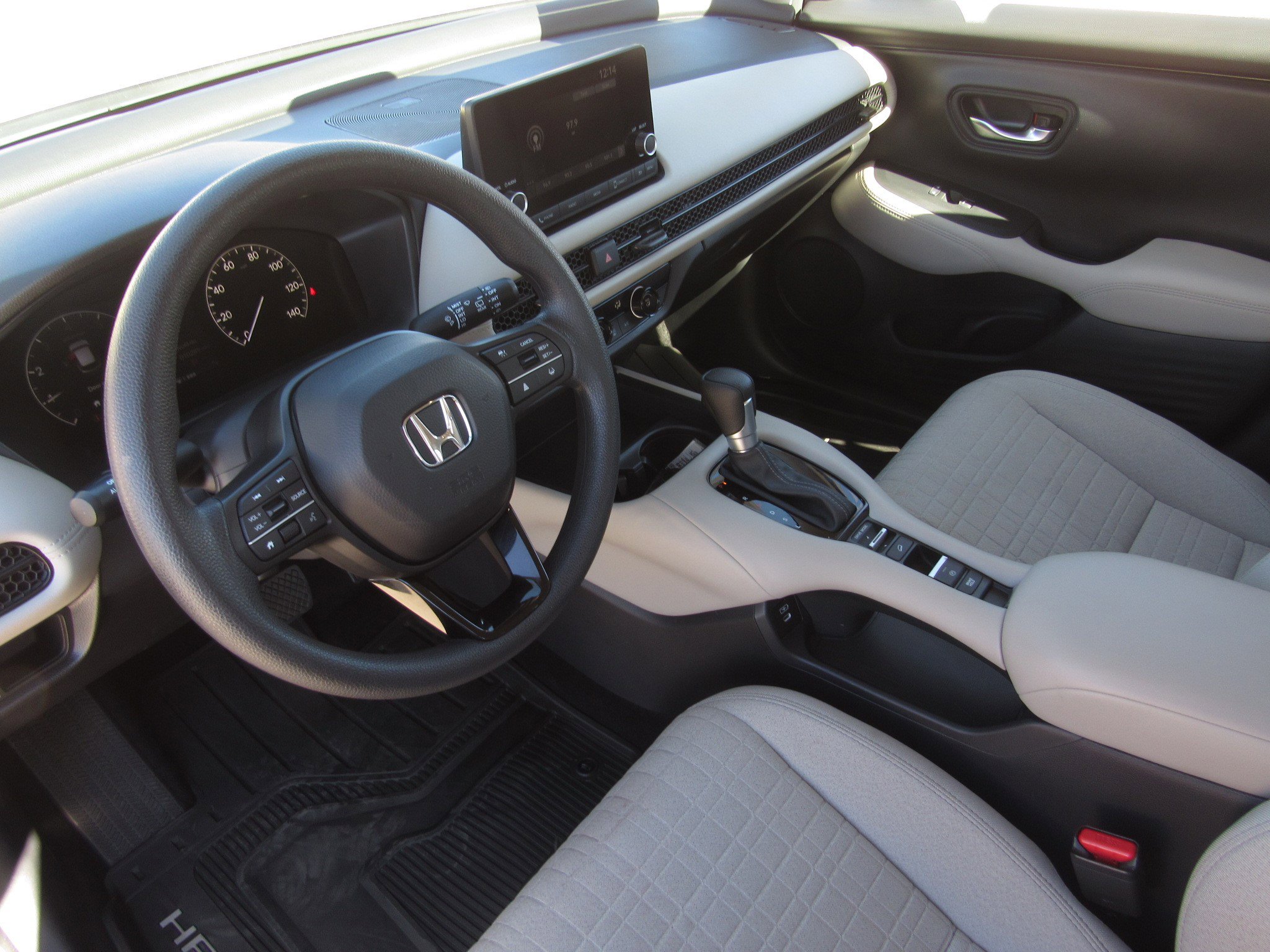 Used 2025 Honda HR-V LX image 15