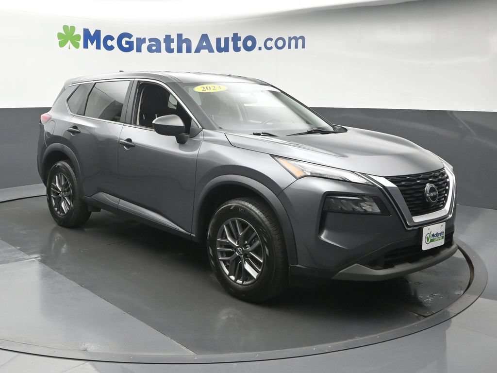 Used 2023 Nissan Rogue S AWD/4WD image 2