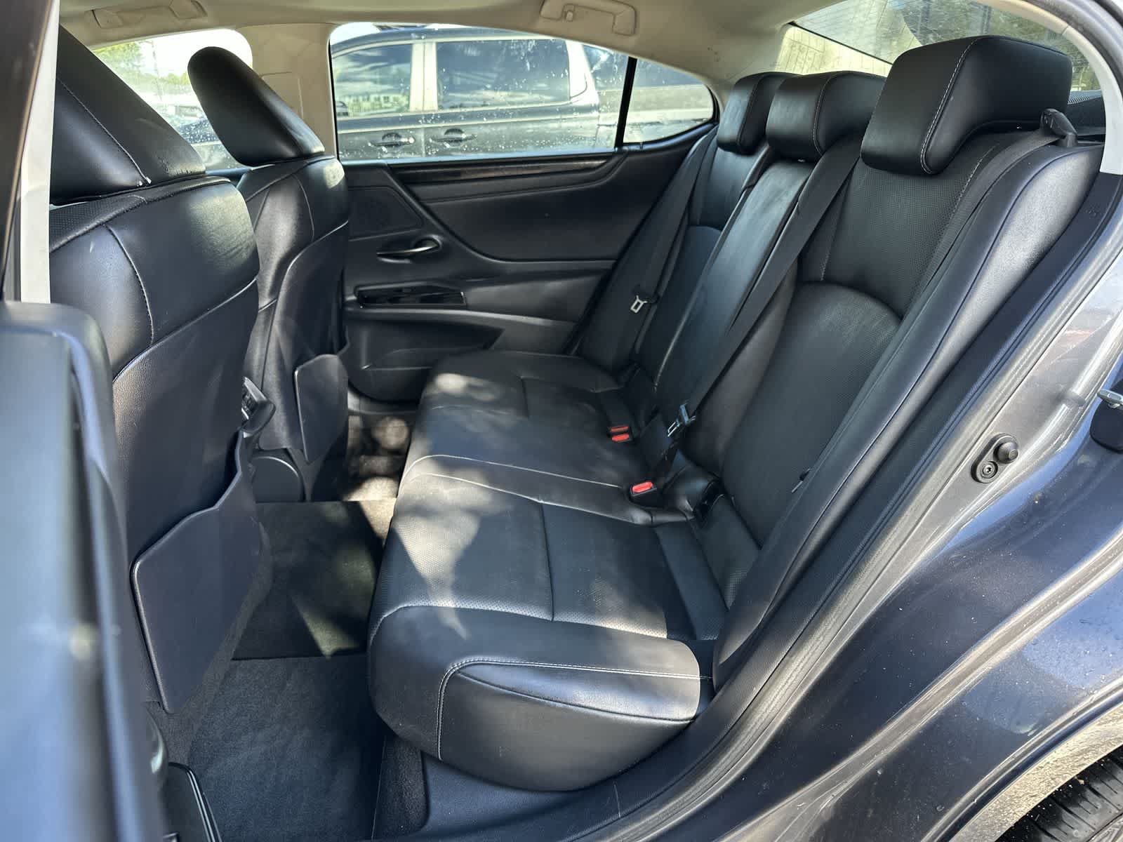 Used 2023 Lexus ES 250 w/ Premium Package AWD/4WD image 4
