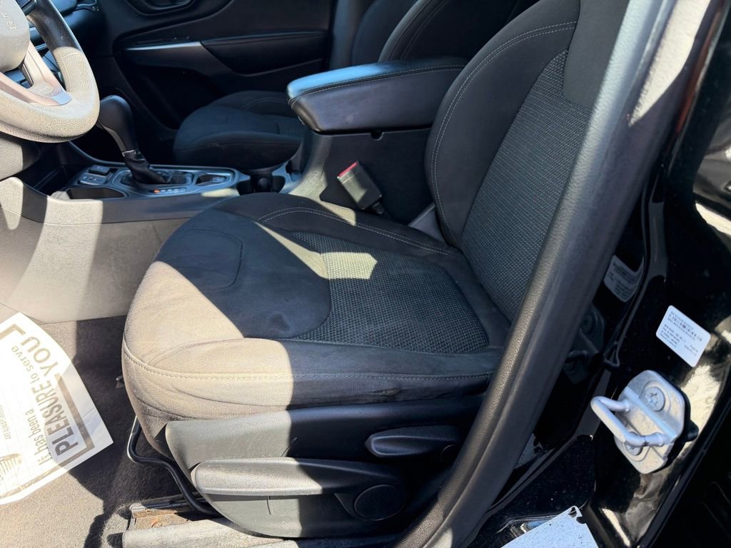 Used 2020 Jeep Cherokee Latitude image 12