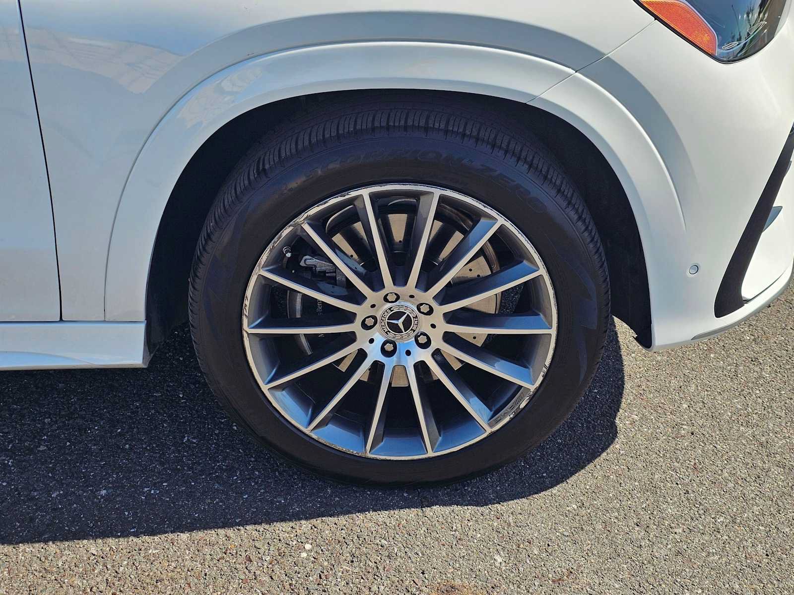 Used 2024 Mercedes-Benz GLE 350 4MATIC image 9