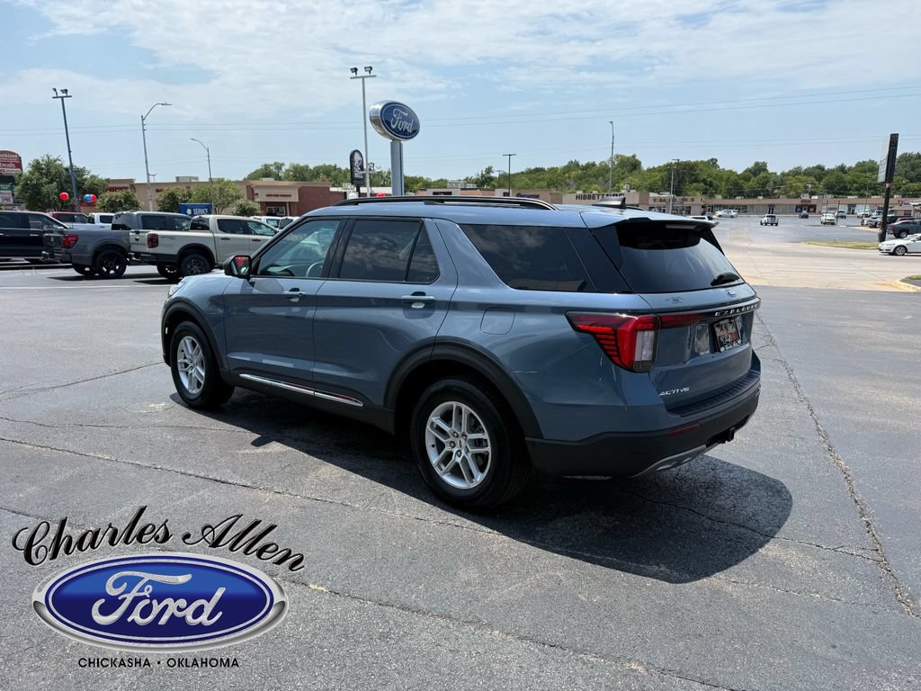 Used 2025 Ford Explorer Active w/ Active Comfort Package RWD image 5