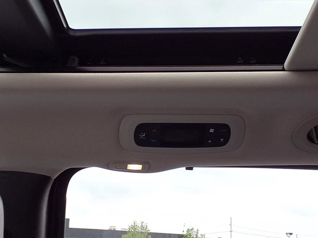 Used 2017 Chrysler Pacifica Limited w/ Advanced Safetytec Group image 23