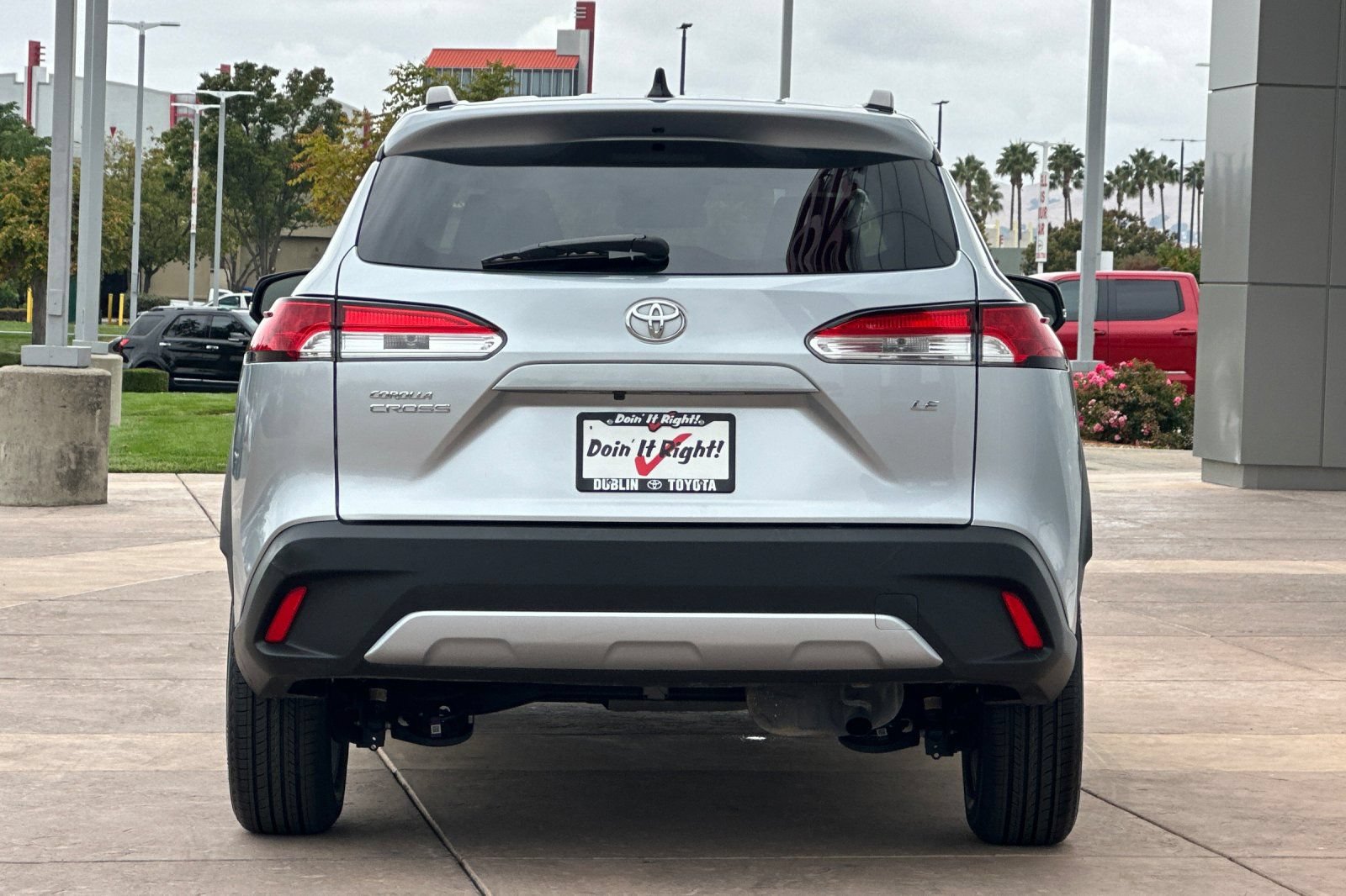 Certified 2025 Toyota Corolla Cross LE FWD image 6