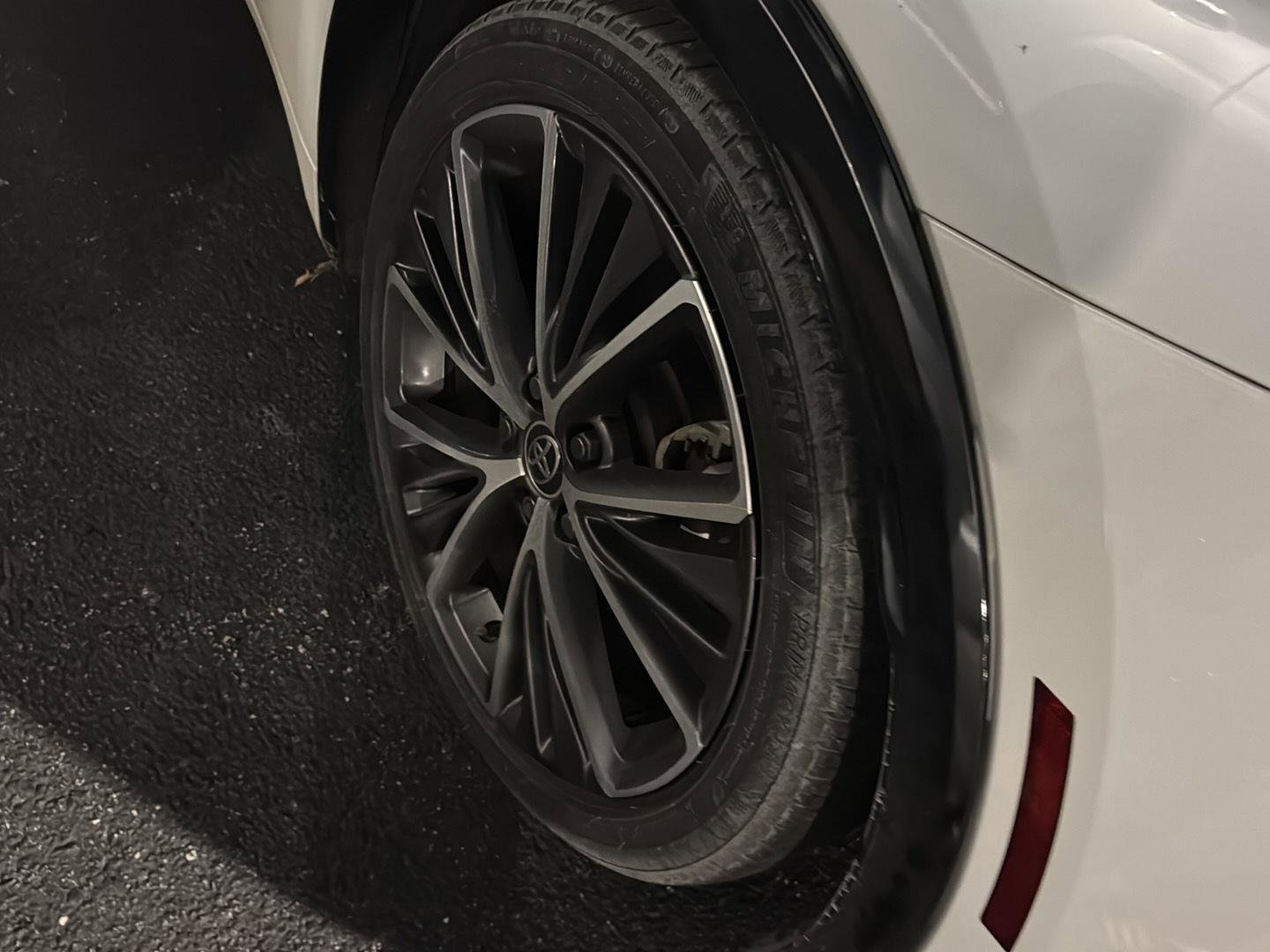 Used 2023 Toyota Prius XLE image 9