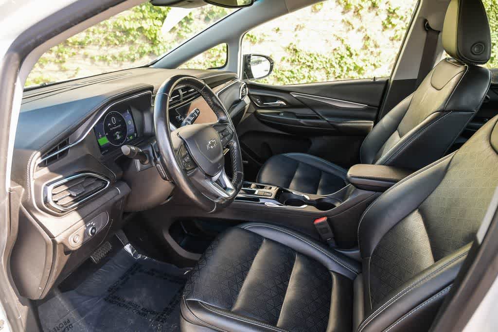 Used 2023 Chevrolet Bolt LT w/ Infotainment Package FWD image 16