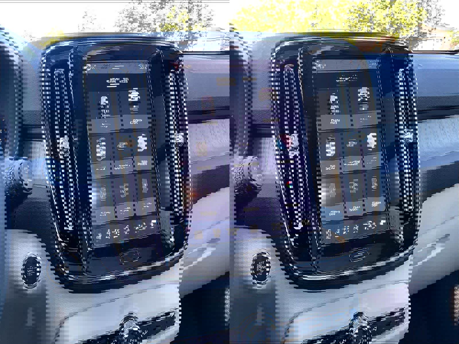 New 2026 Volvo XC40 B5 Plus w/ Protection Package Premier image 22