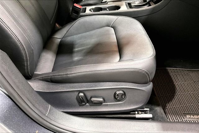 Used 2020 Volkswagen Passat 2.0T SEL image 41