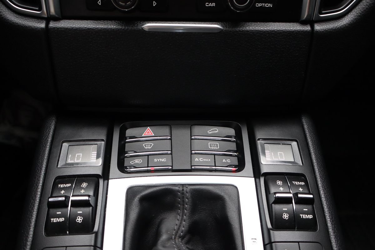 Used 2016 Porsche Macan S AWD/4WD image 23