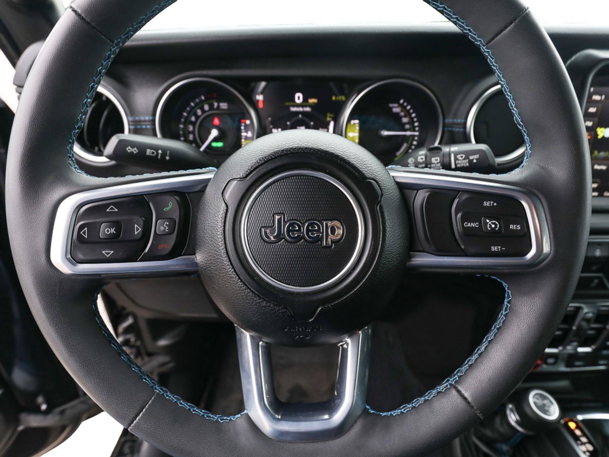 Used 2023 Jeep Wrangler Unlimited Rubicon 4xe w/ Cold Weather Group AWD/4WD image 15