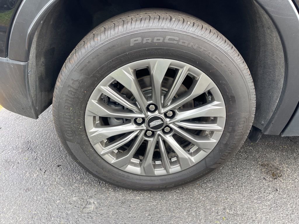 Used 2025 Cadillac XT4 Premium Luxury image 27