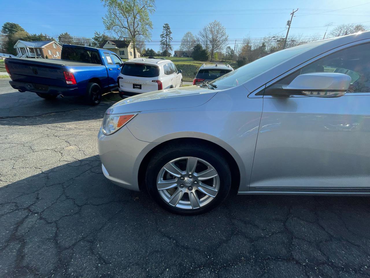 Used 2013 Buick LaCrosse Leather image 2