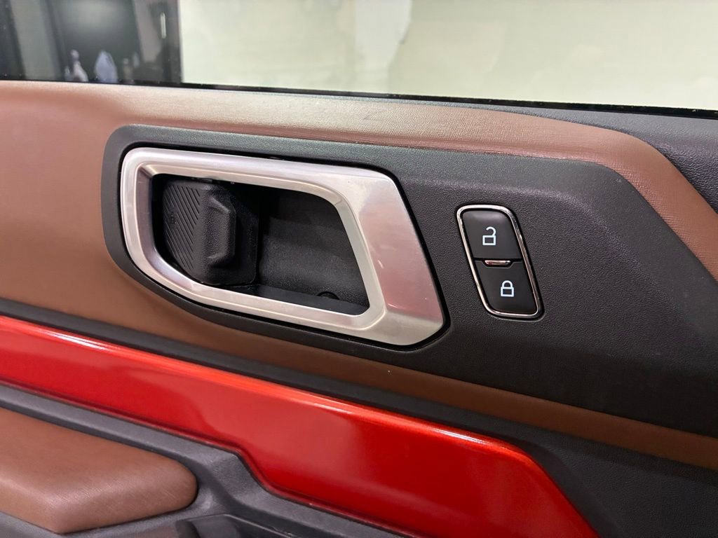 Used 2023 Ford Bronco Outer Banks AWD/4WD image 19