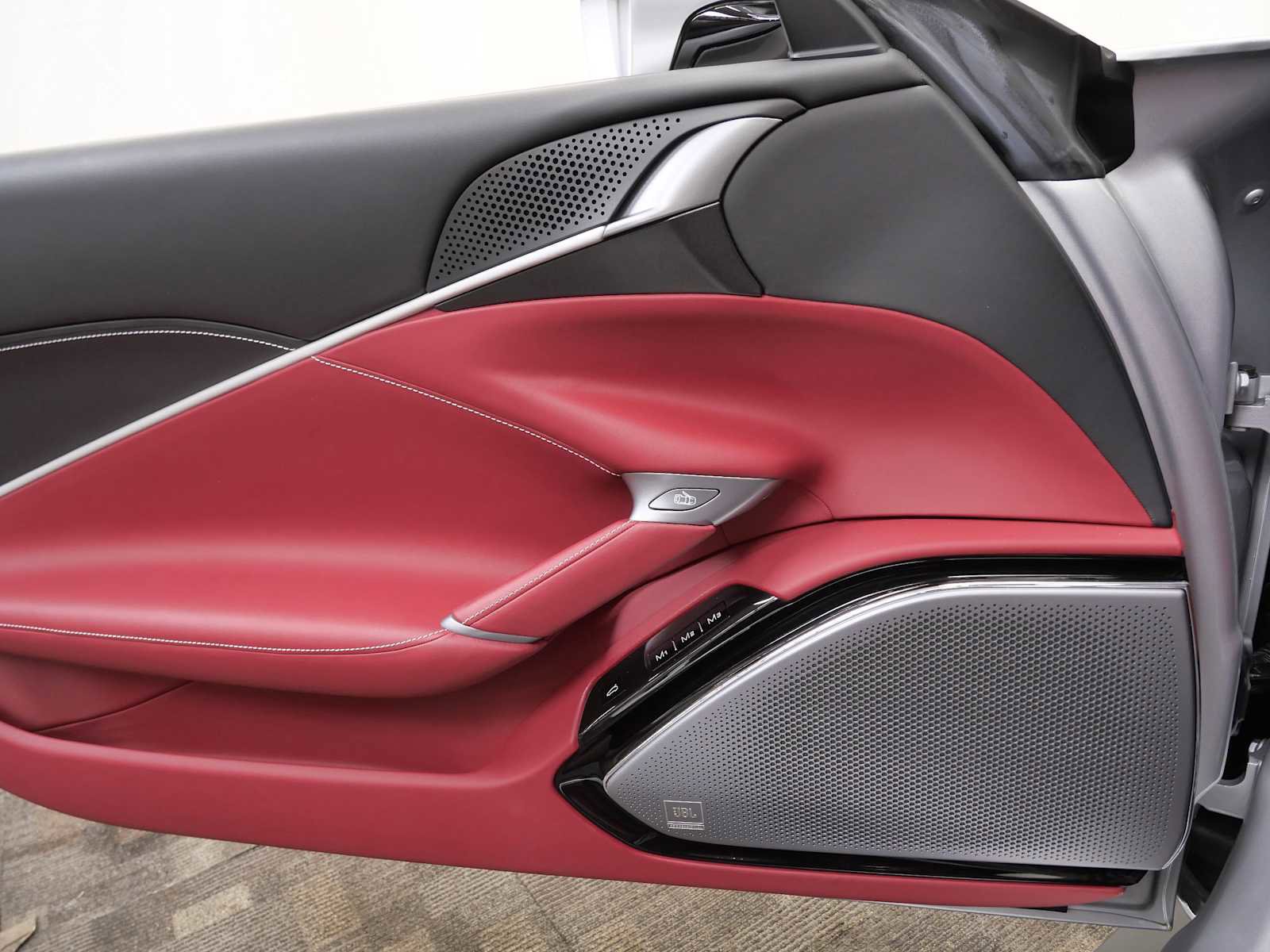 Certified 2025 Ferrari Roma Spider image 30