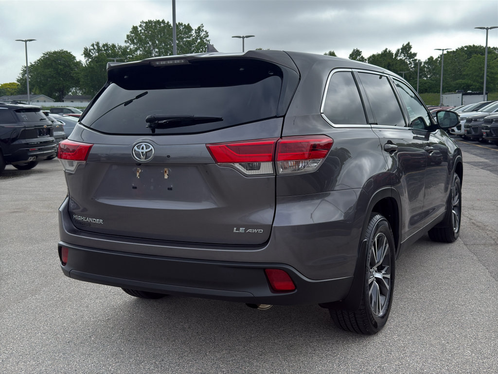 Used 2019 Toyota Highlander Plus AWD/4WD image 5
