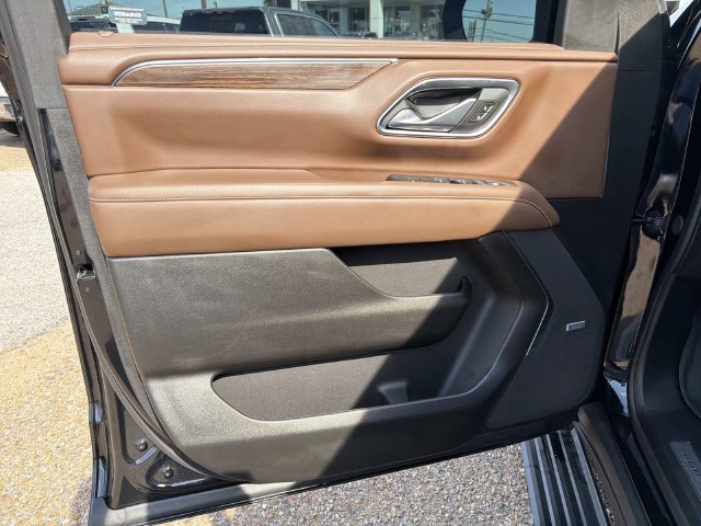 Used 2024 Chevrolet Tahoe High Country w/ Advanced Technology Package AWD/4WD image 24