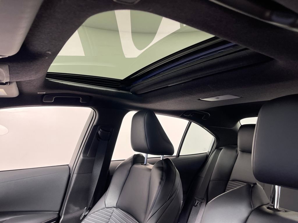 New 2025 Toyota Corolla XSE image 30