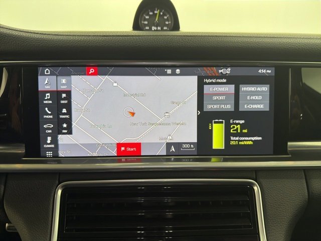 Used 2018 Porsche Panamera 4 image 32