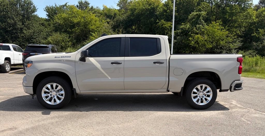 New 2026 Chevrolet Silverado 1500 Custom RWD image 2