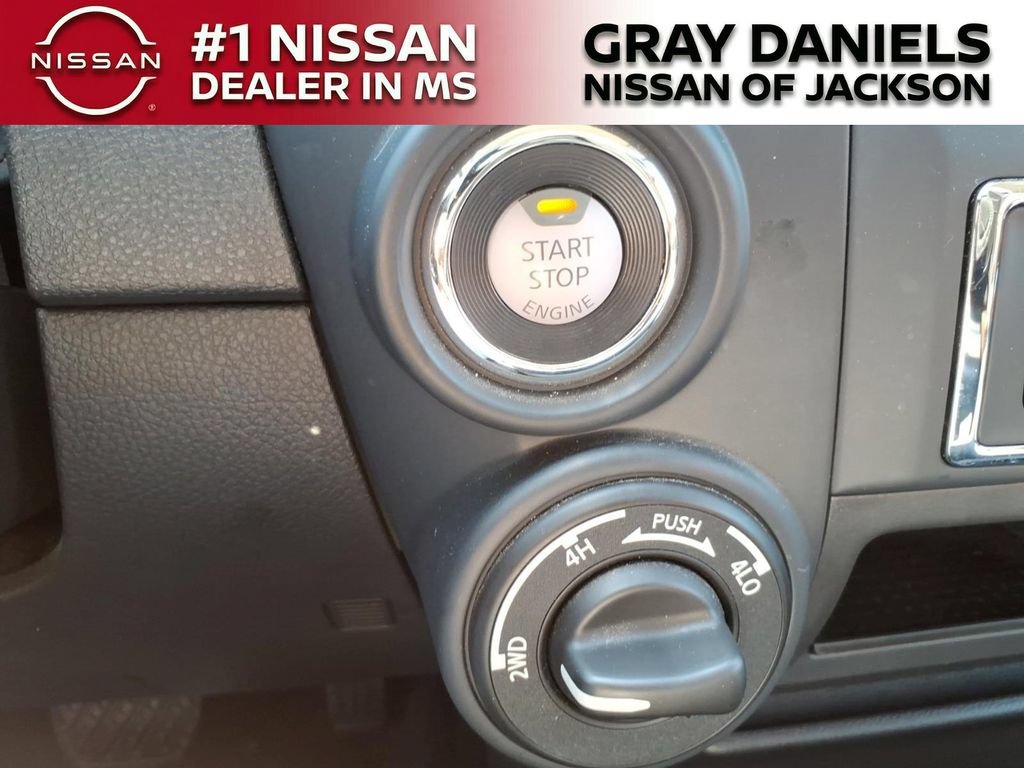 Used 2024 Nissan Titan SV AWD/4WD image 15