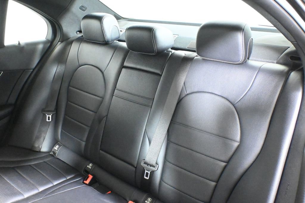 Used 2018 Mercedes-Benz C 300 4MATIC Sedan image 4