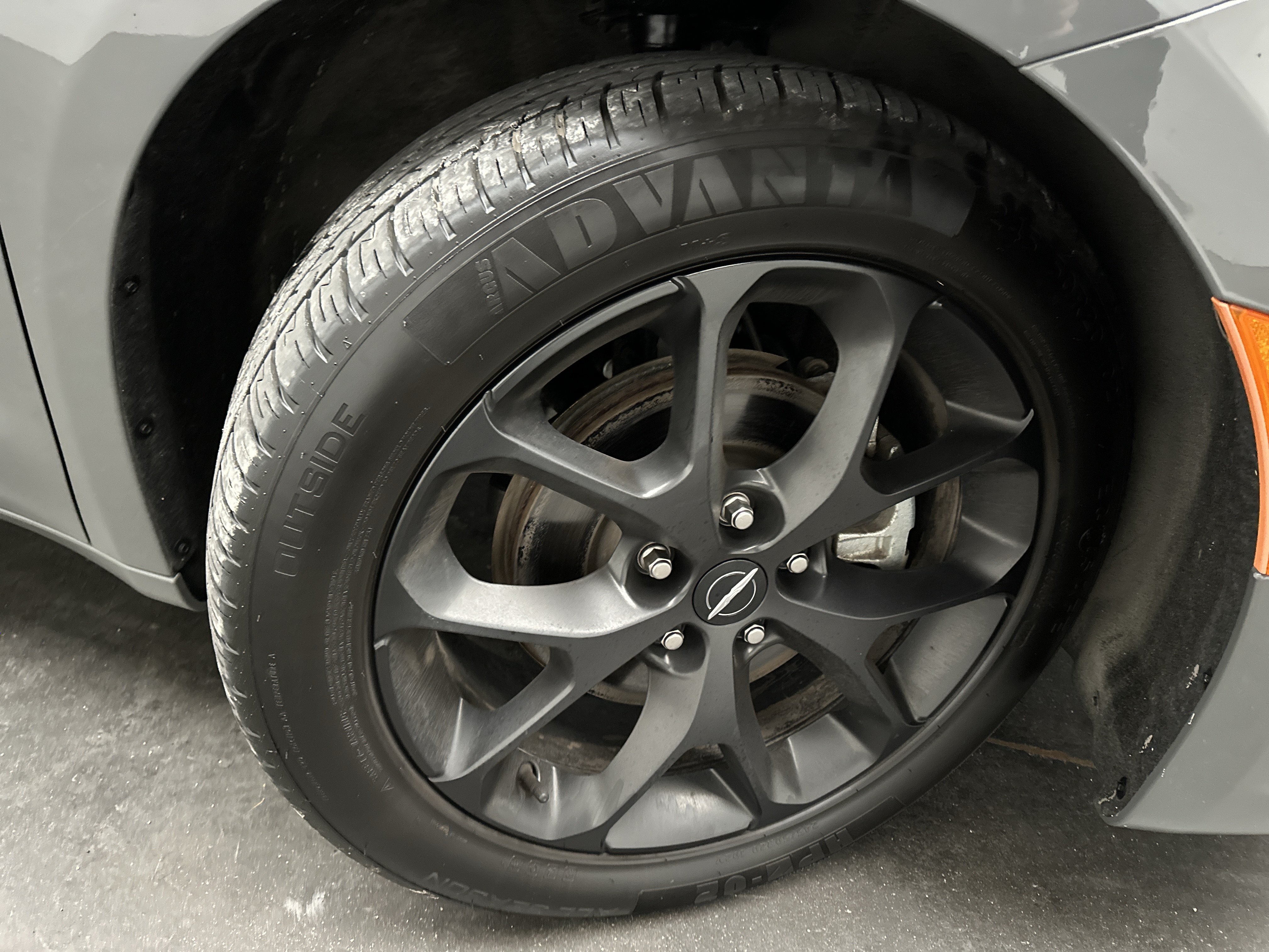 Used 2025 Chrysler Pacifica Limited FWD image 12