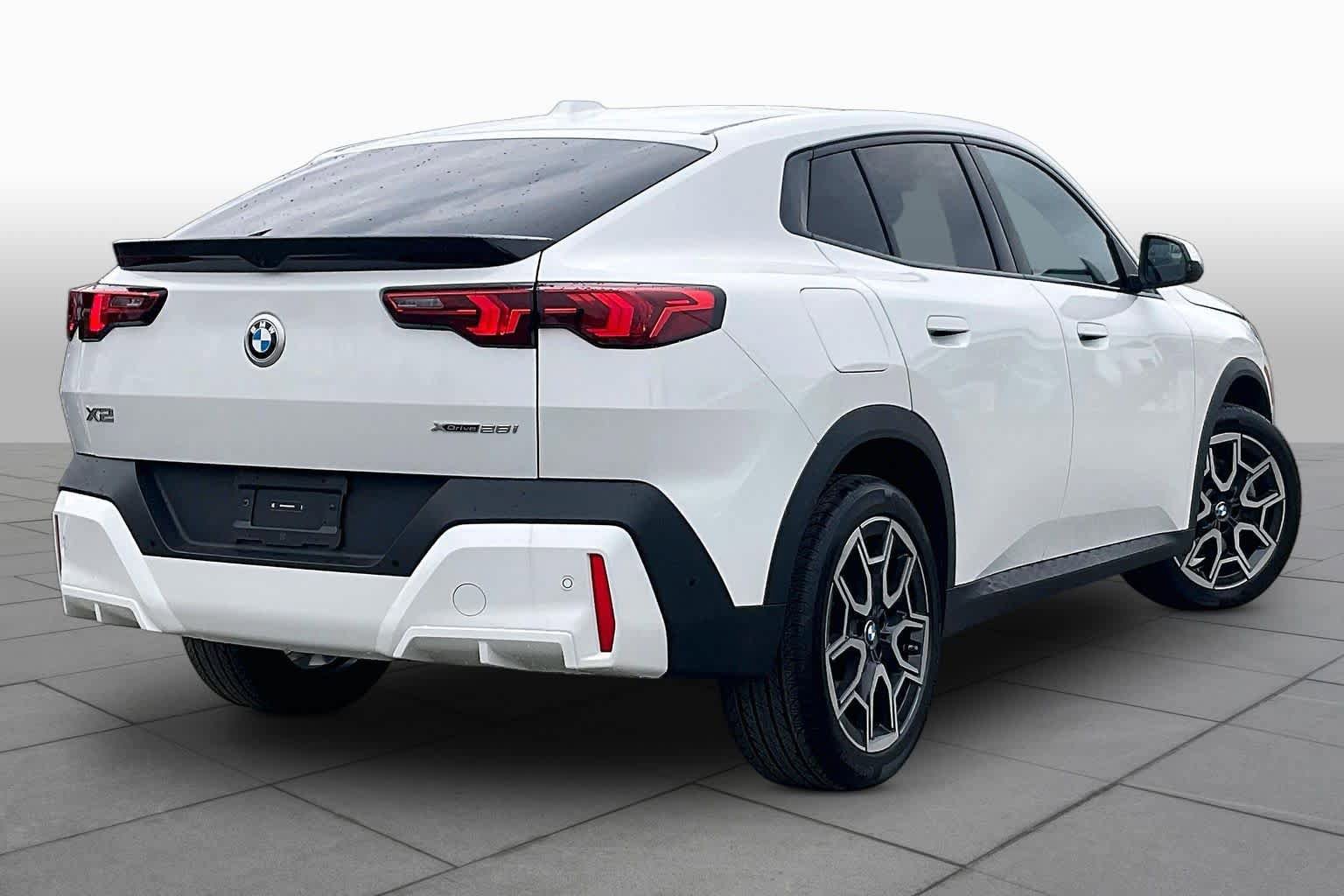 Used 2025 BMW X2 xDrive28i image 12