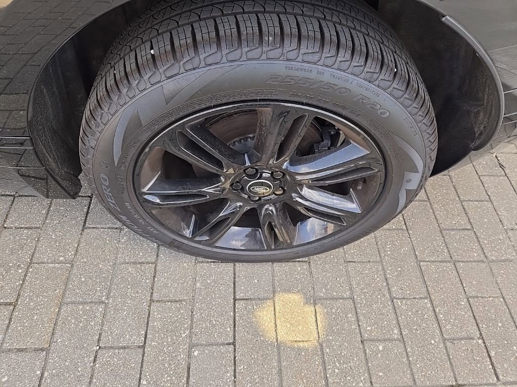 Used 2023 Land Rover Range Rover Velar R-Dynamic S image 9