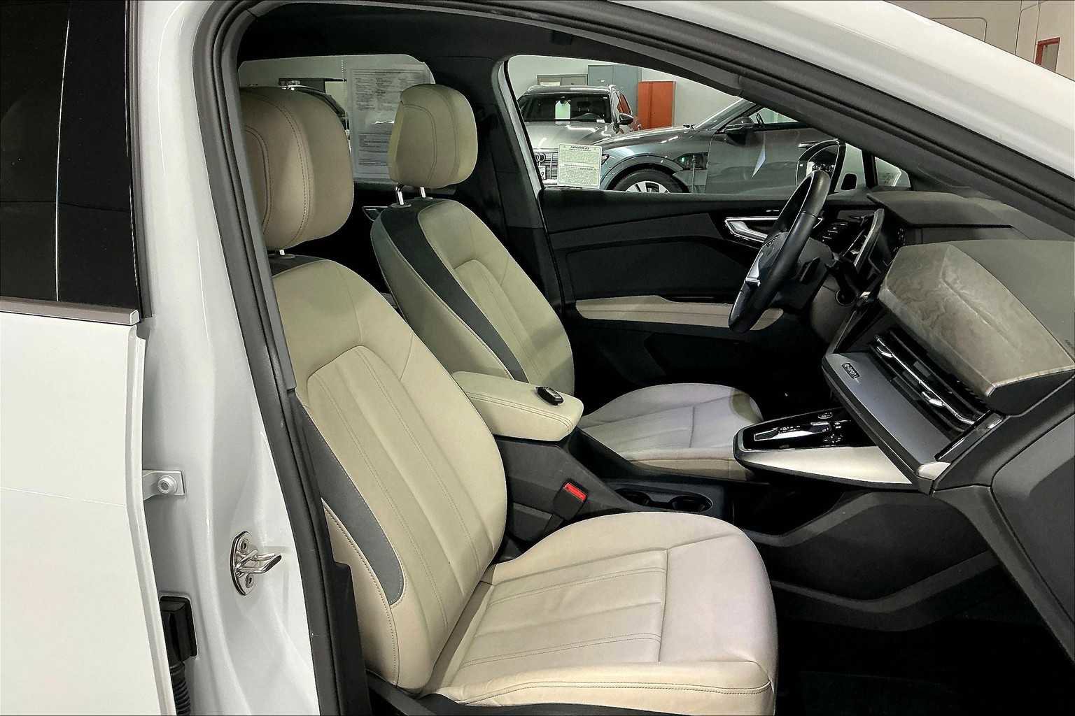 Used 2023 Audi Q4 e-tron Prestige w/ 20" Wheel Package image 10