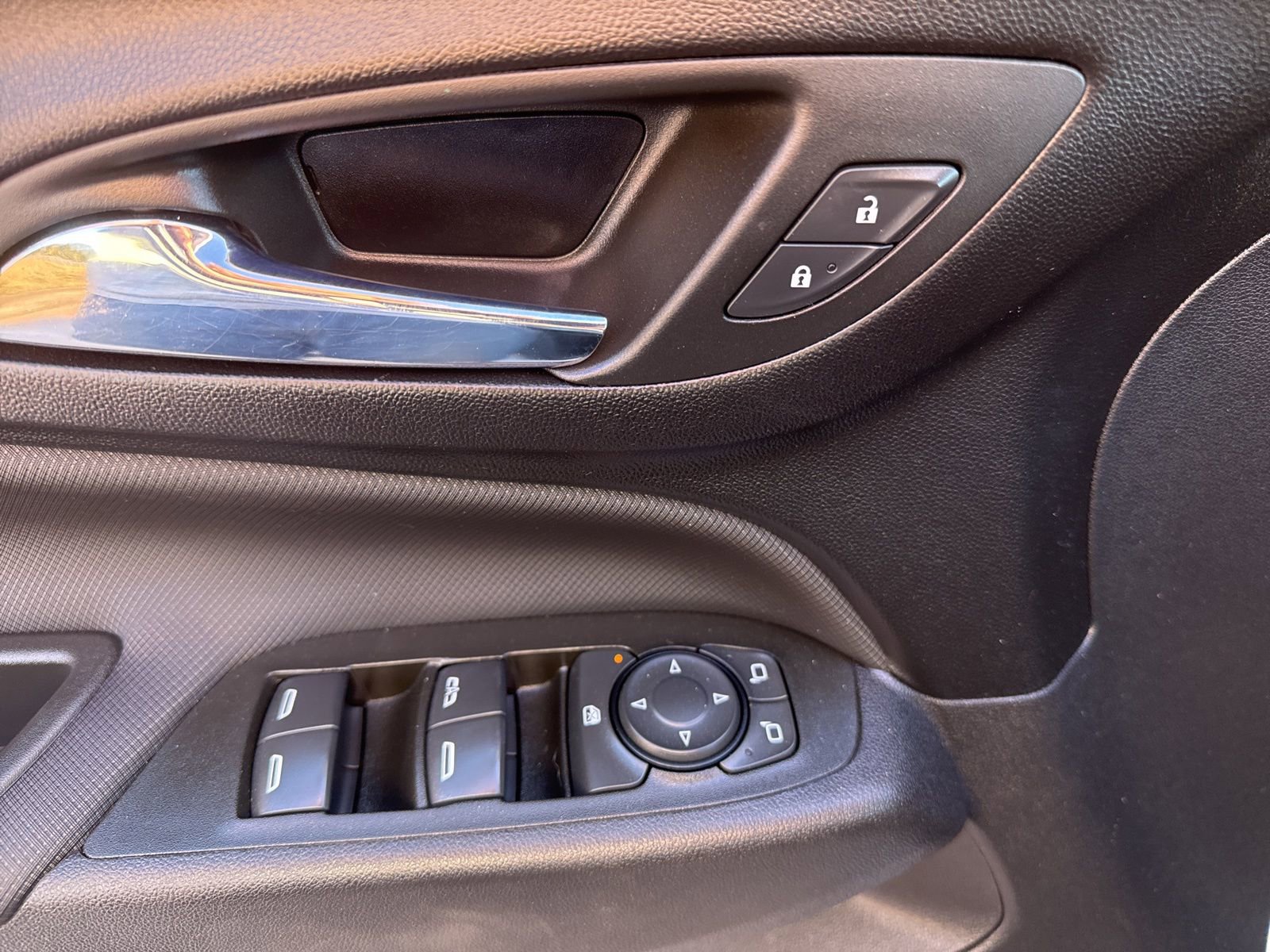 Used 2024 Chevrolet Equinox RS w/ RS Leather Package image 13