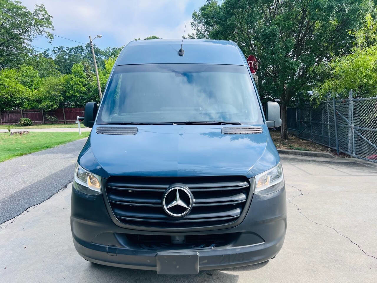 Used 2021 Mercedes-Benz Sprinter 2500 image 2