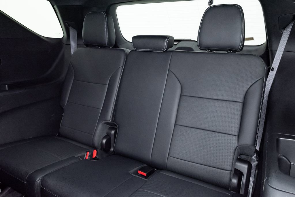 Used 2024 Chevrolet Traverse LT FWD image 21