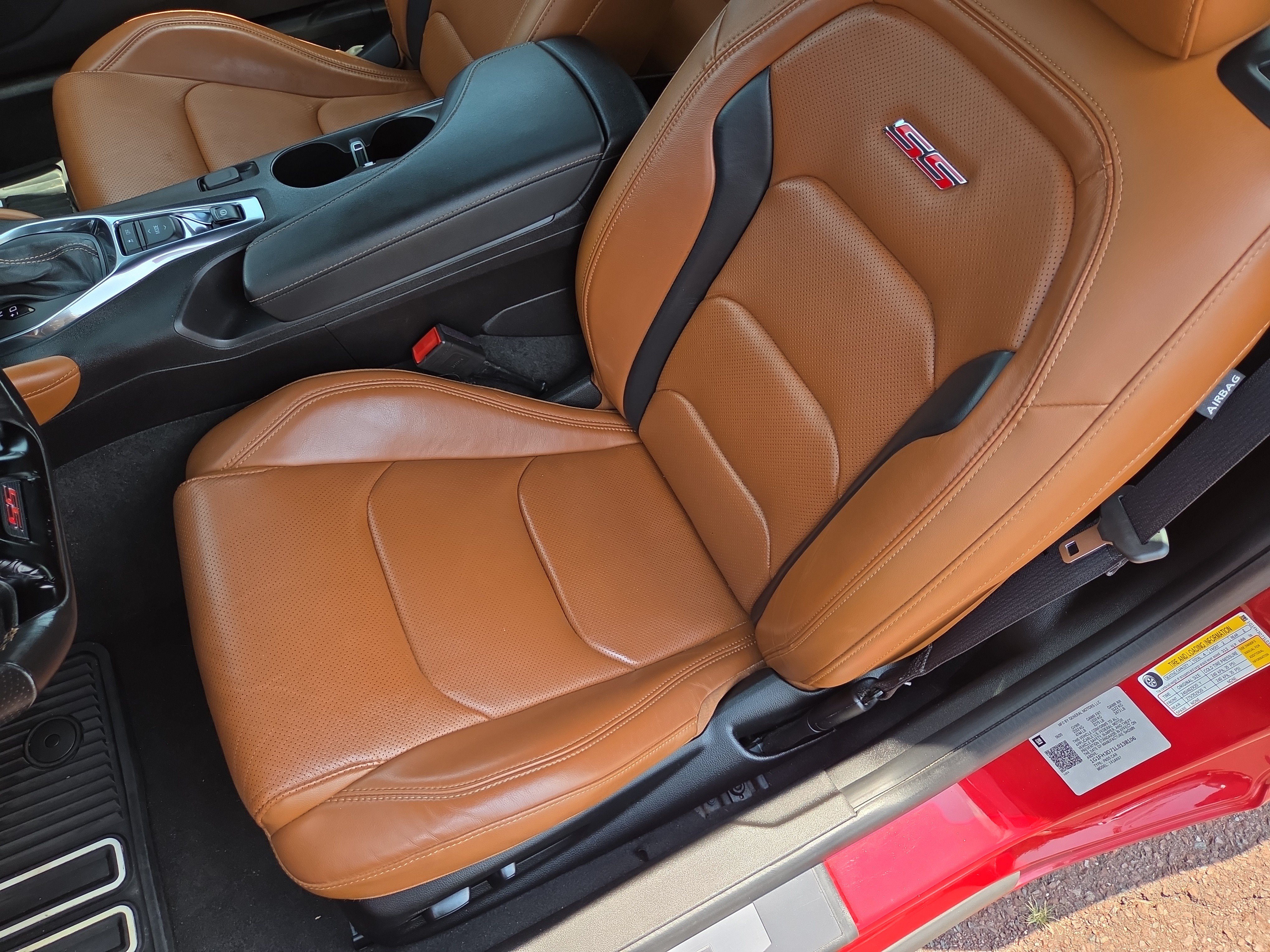 Used 2020 Chevrolet Camaro SS RWD image 17