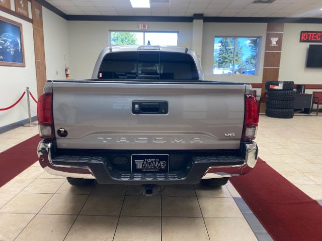 Used 2020 Toyota Tacoma SR5 RWD image 4