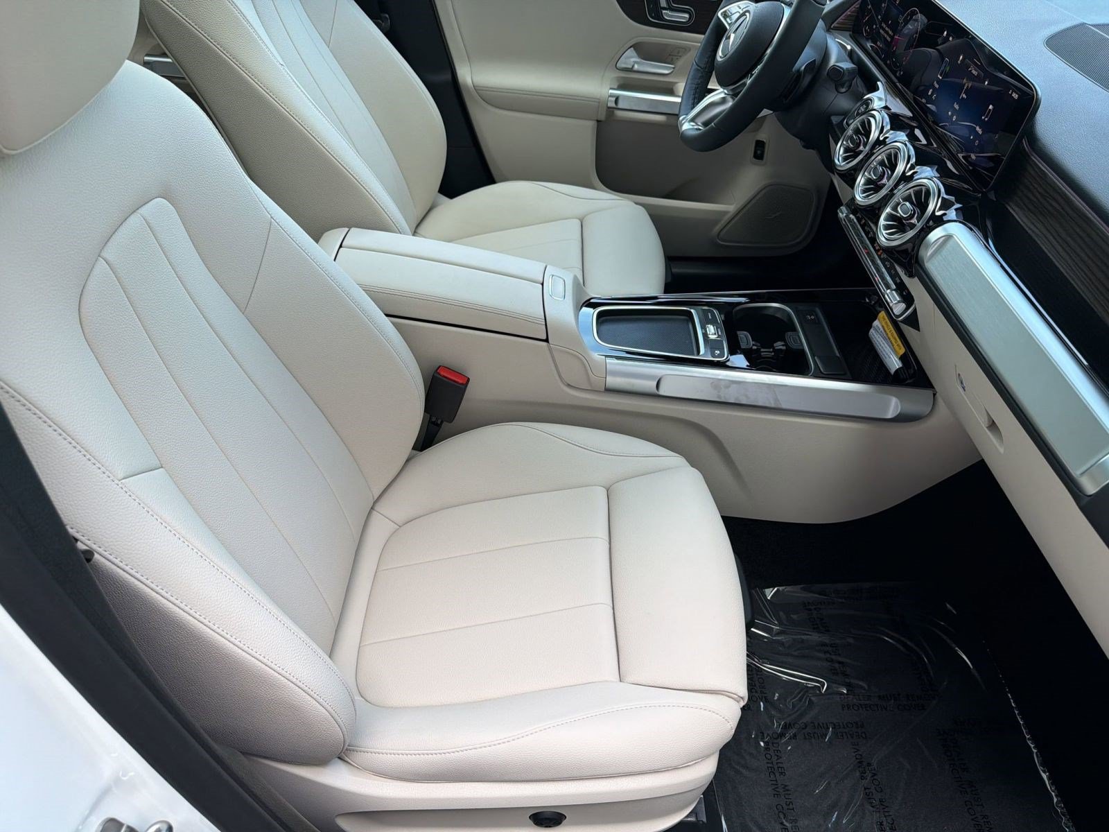 Used 2026 Mercedes-Benz GLB 250 image 30