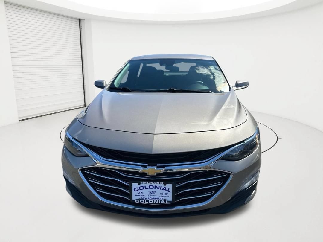 Used 2023 Chevrolet Malibu LT FWD image 2