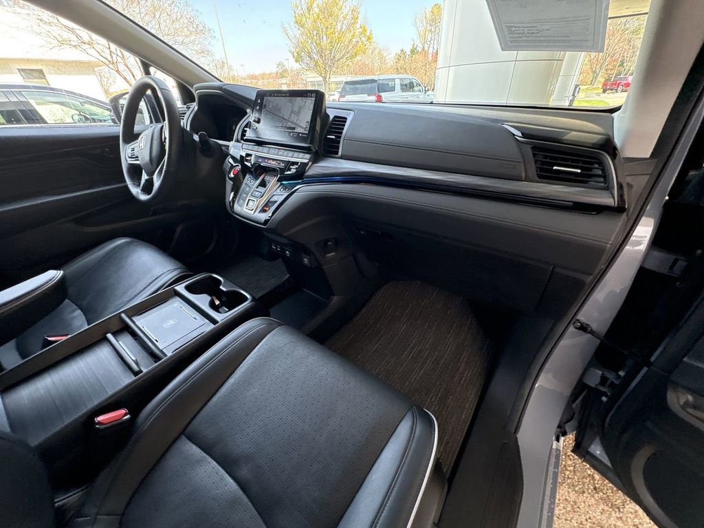 Used 2025 Honda Odyssey Elite image 30